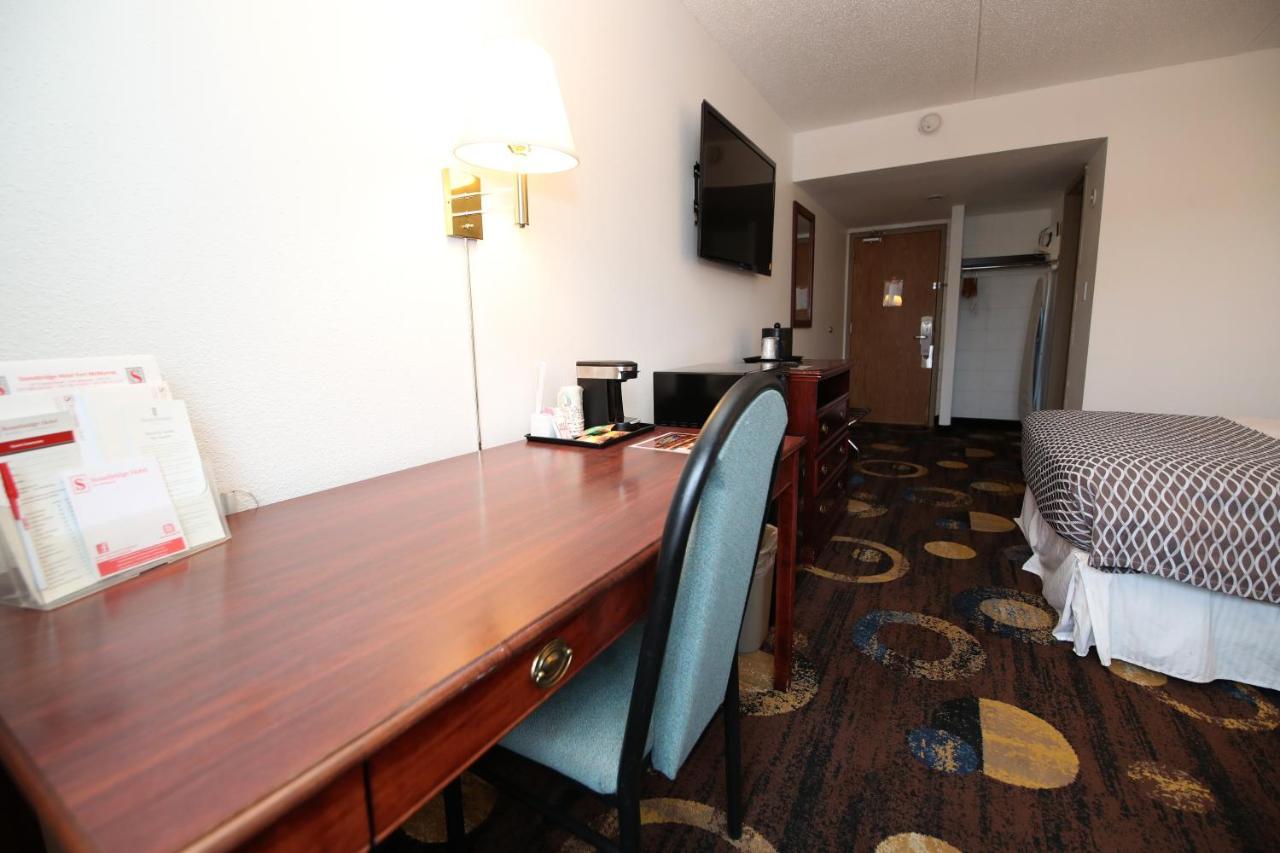 Stonebridge Hotel Fort Mcmurray Zewnętrze zdjęcie