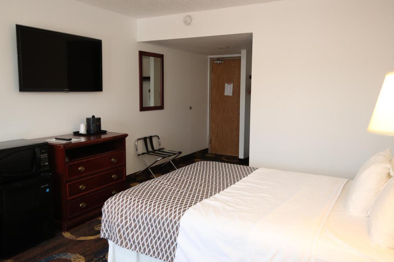 Stonebridge Hotel Fort Mcmurray Zewnętrze zdjęcie