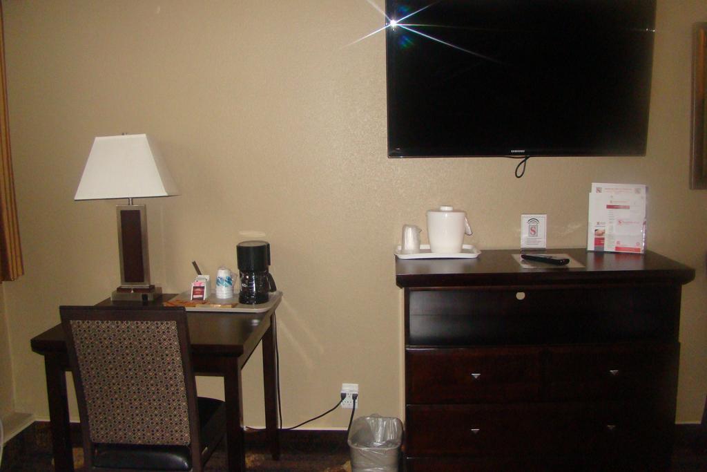 Stonebridge Hotel Fort Mcmurray Pokój zdjęcie